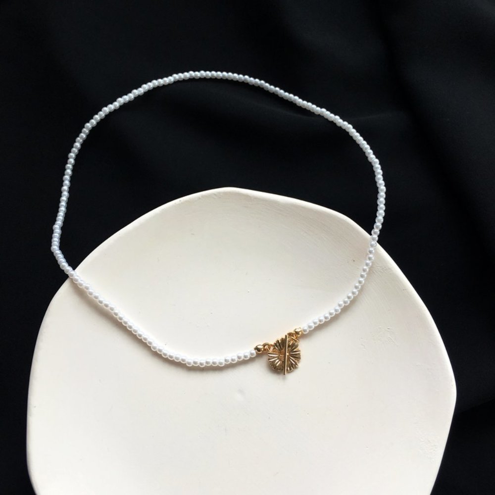 Golden Daisy Pearl Metal Necklace Choker - Picture 2 of 11